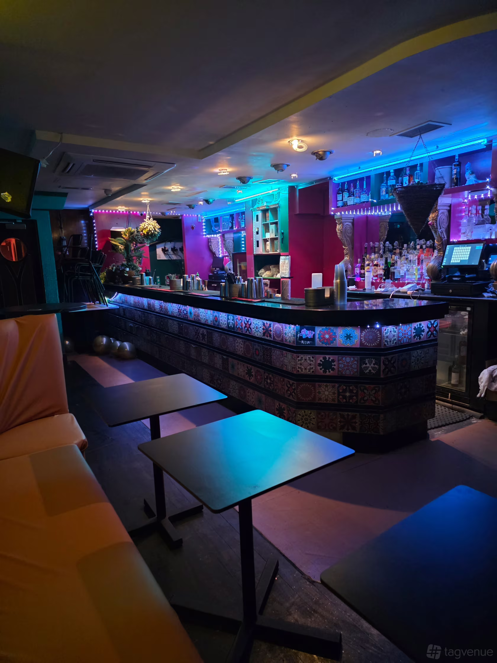 Versatile Space at Slow Progress Records and Coffee, Waberi